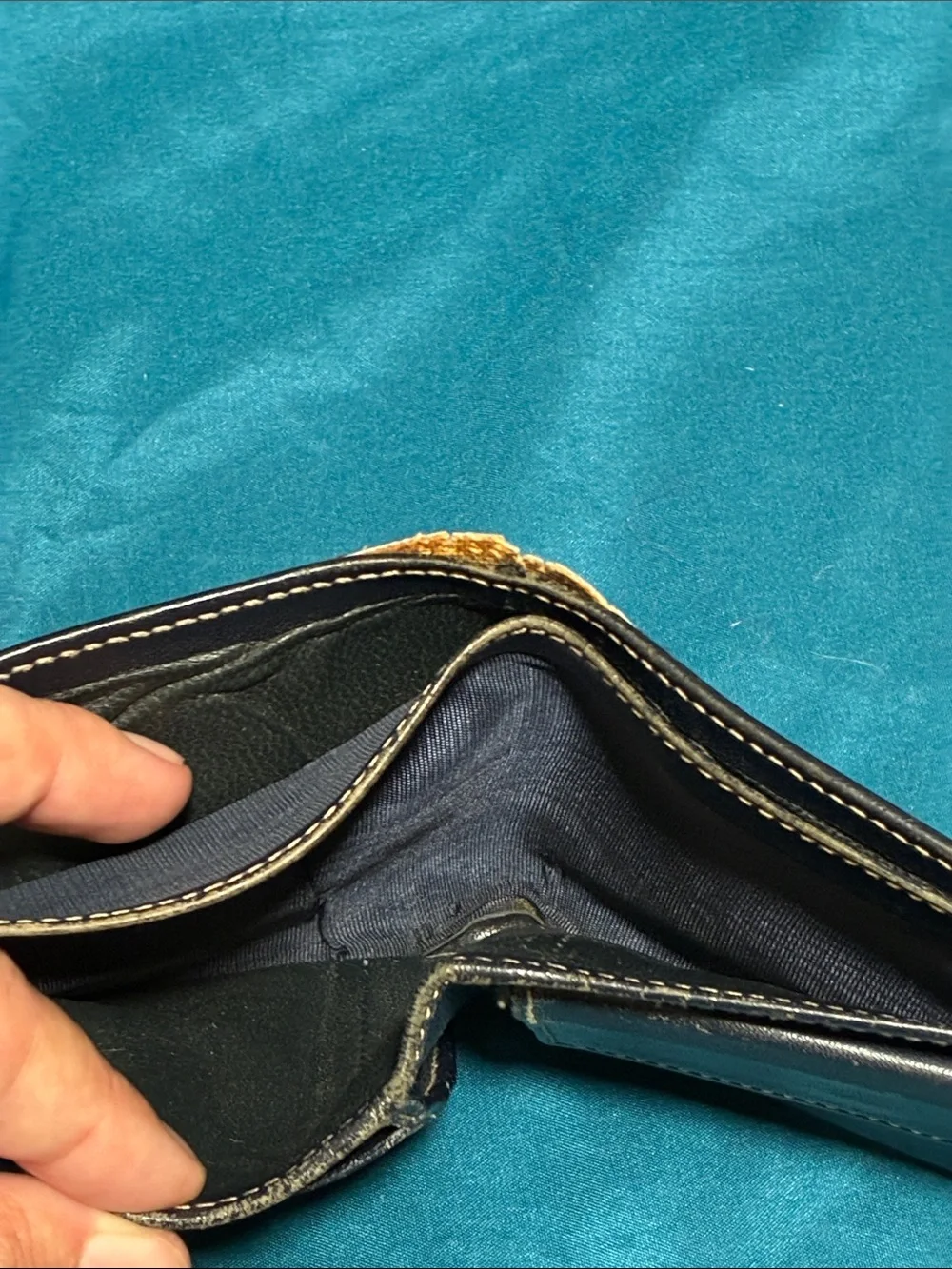 Gucci Vintage Mens Wallet Damaged